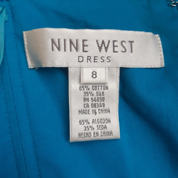 Strapless dress. - Picture 2 of 4